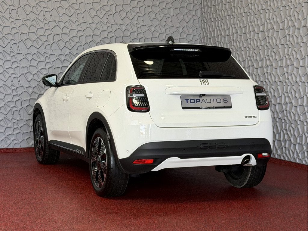 Fiat 600 1.2 Hybrid La Prima • Leder • Massage Stoelen, 12 maanden, Gebruikt, 1199 cc, 620 kg
