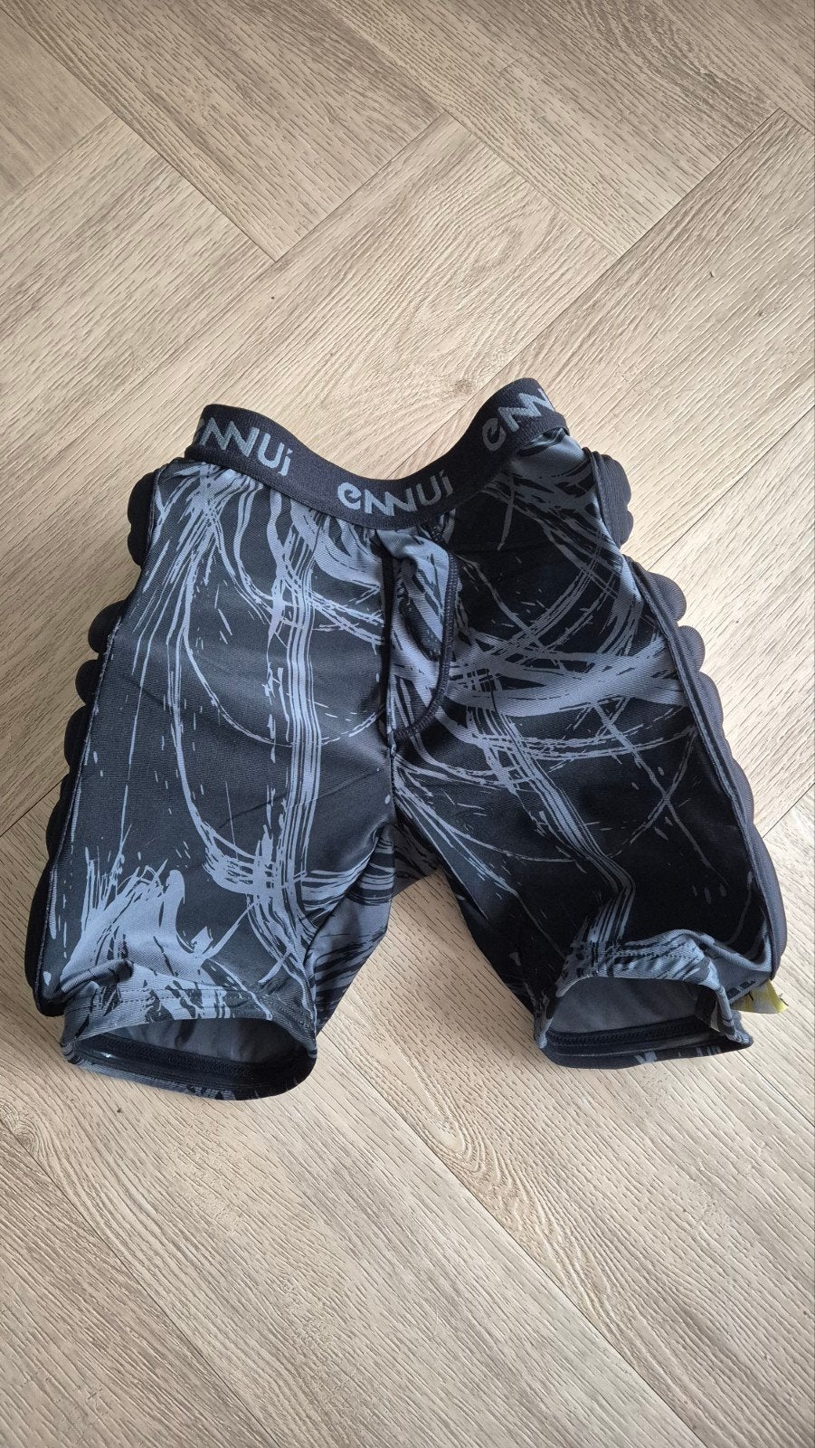 ennui city crash short skeeler broek, Sport en Fitness, Skeelers, Overige merken, Heren, Ophalen of Verzenden, Zo goed als nieuw