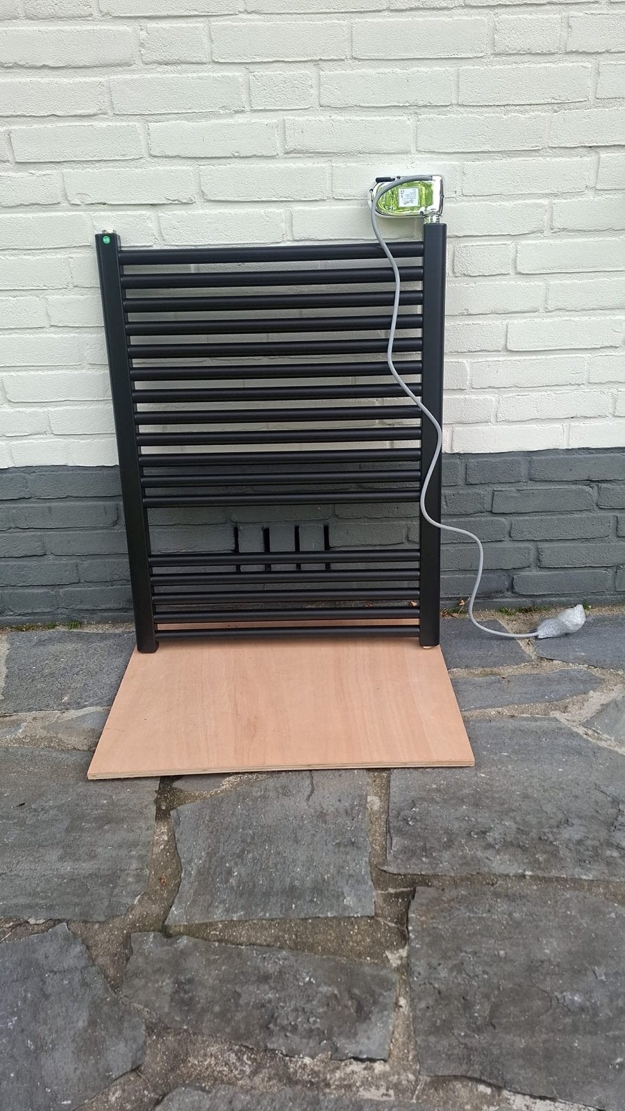 ELARA Elektrische Radiator 76.6x60cm Mat-Zwart, Ophalen, 30 tot 80 cm, 500 tot 800 watt, Radiator