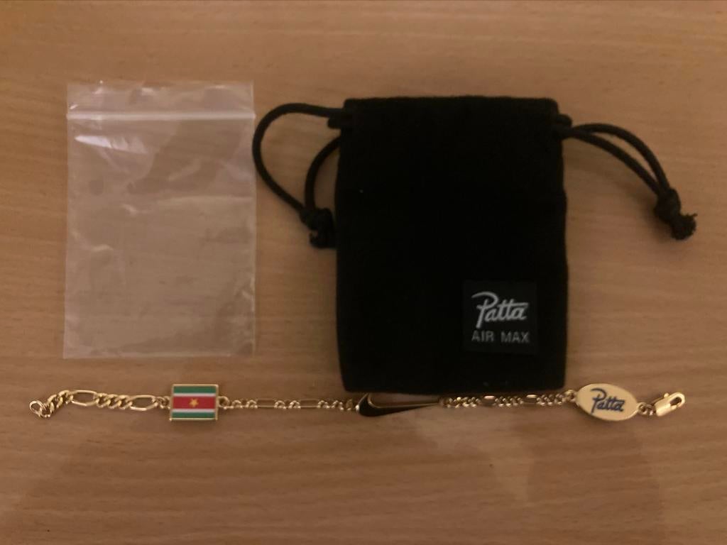 Patta Air Max goudkleurige armband, Sieraden, Tassen en Uiterlijk, Verzenden, Gebruikt, Goud, Overige materialen