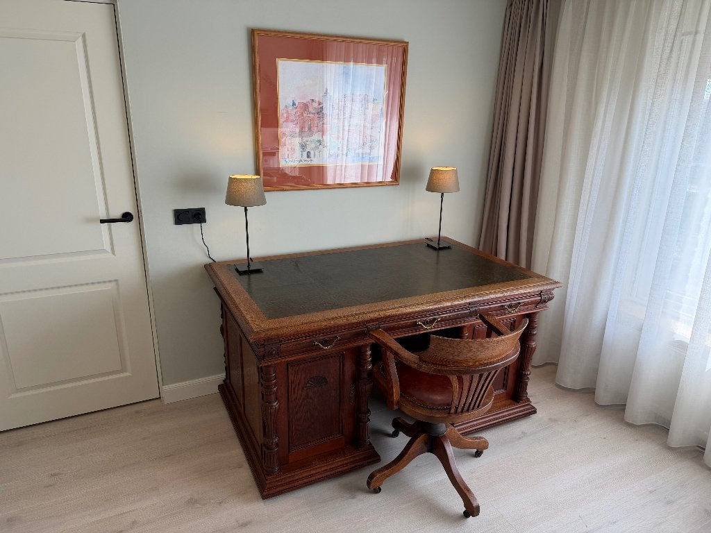 Klassiek Engels Partnersbureau / Partnersdesk / Chesterfield, Antiek en Kunst, Ophalen