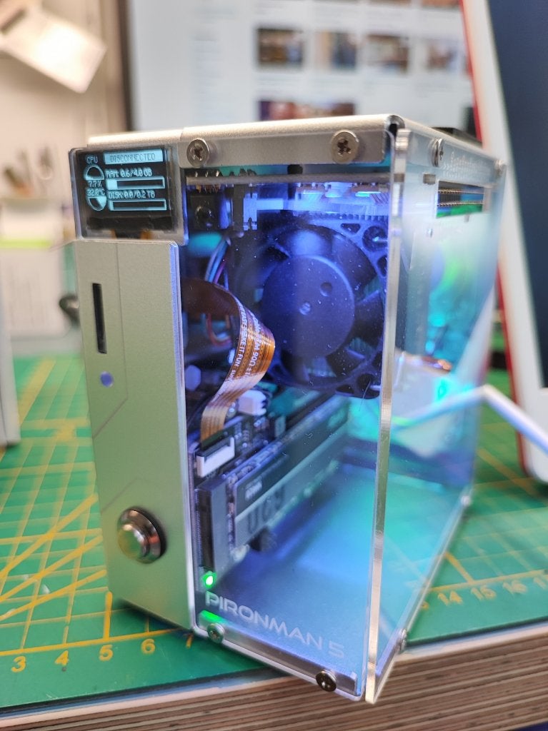 Raspberry Pi 5 4Gb I Pironman 5 Case I Lexar 256 NVMe SSD, Ophalen of Verzenden, Zo goed als nieuw