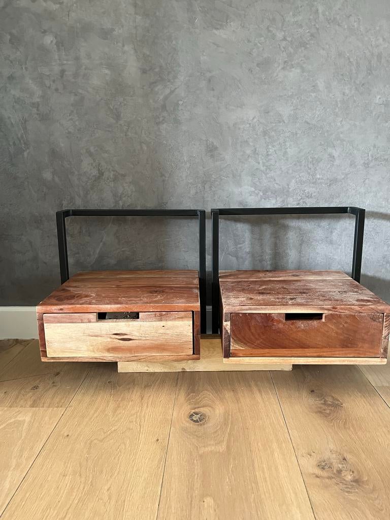Industriële ladekastjes van Teakhout - Zwevend, Minder dan 50 cm, Gebruikt, 1 of 2 laden, Teakhout