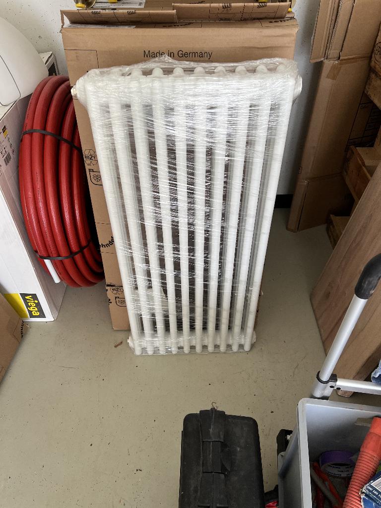 Partij Sanitair waskommen radiators rookkanalen  en meer!!, Doe-het-zelf en Verbouw, Ophalen, Nieuw, Wastafel