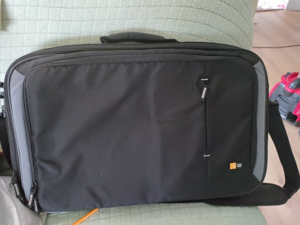 Laptop tas, Ophalen, 17 inch of meer, Zo goed als nieuw, Case Logic