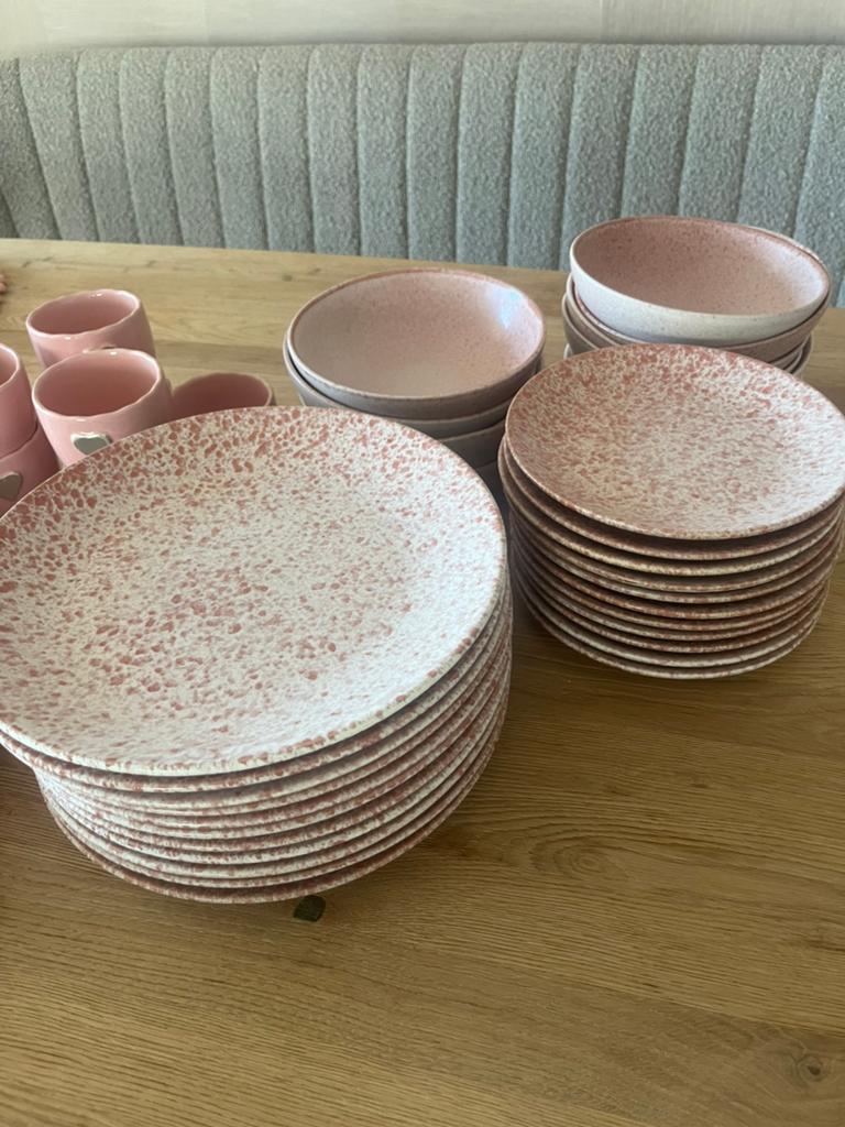 Roze bordenservies 36 delig, Huis en Inrichting, Keuken | Servies, Ophalen, Overige stijlen, Bord(en)