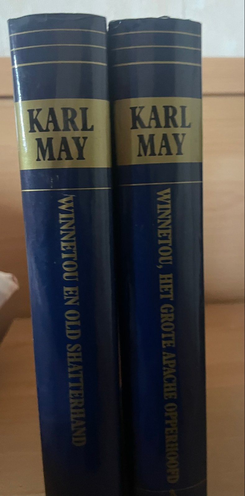 Karl May - Winnetou en Old Shatterhand & Het Grote Apache Op, Ophalen of Verzenden, Gelezen