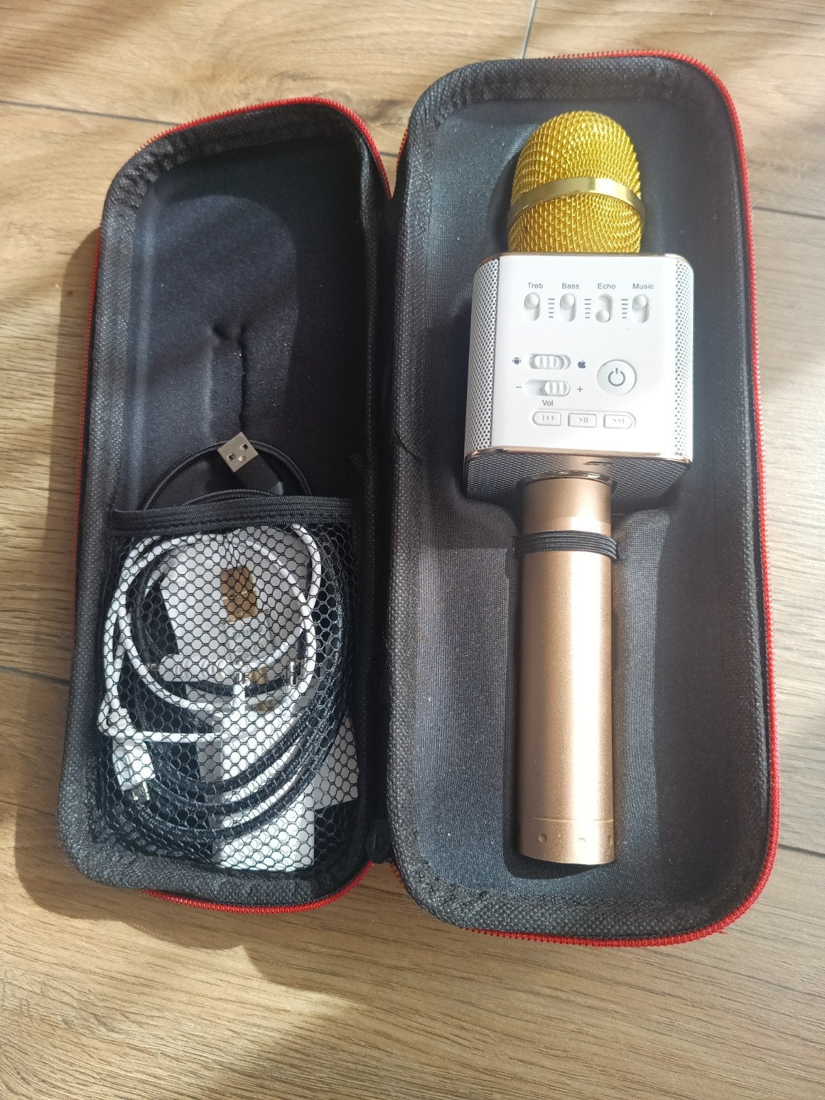 Karaoke microfoon(bluetooth), Muziek en Instrumenten, Ophalen of Verzenden, Zo goed als nieuw, Zangmicrofoon, Draadloos