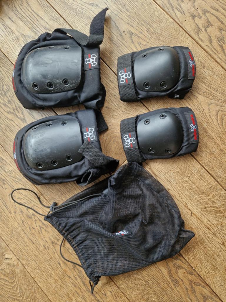 Triple Eight knie- en elleboogbeschermers (set), Ophalen of Verzenden, Gebruikt