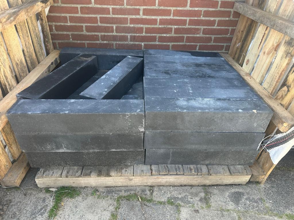 40 Nieuwe antraciete stapelblokken 60x12x12 cm (inc lijm), Ophalen, Blok, Nieuw, Beton