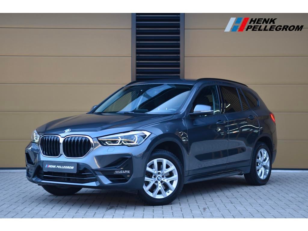 BMW X1 sDrive20i * Sportstoelen * Trekhaak * Sportline * LED, 1998 cc, Stof, Met garantie (alle), Bedrijf