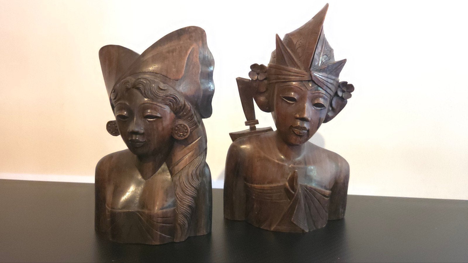 Diverse Indonesische beeldjes, Ophalen