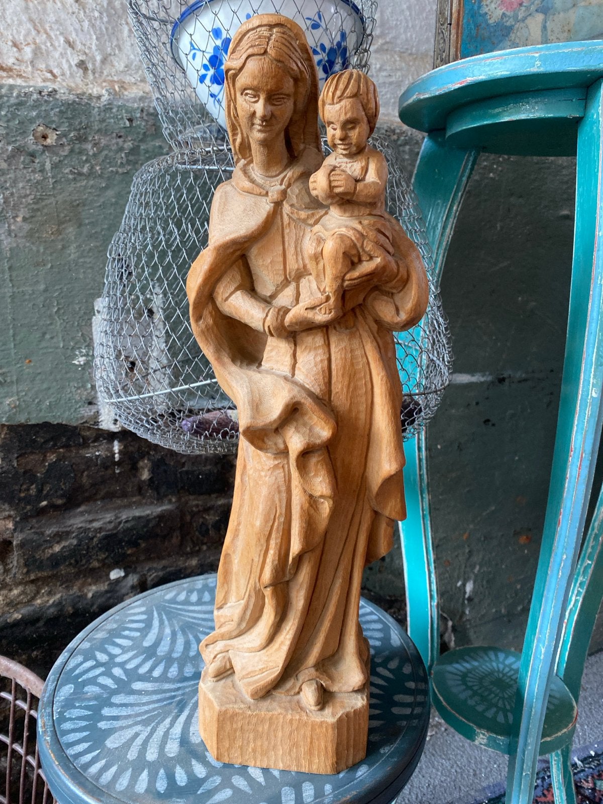 Houten Beeld Maria met Kind - Religieuze Kunst, Ophalen of Verzenden, Handgemaakt, 20 - 50 cm, Beeld