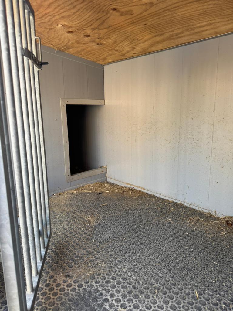 Kunststof hondenkennel, laag model, Ophalen, Hondenkennel, 100 cm of meer, 110 cm of meer