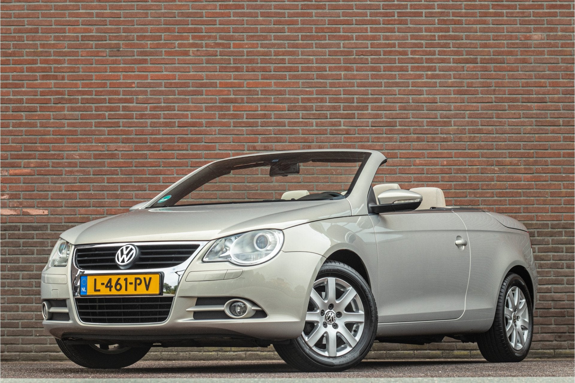 Volkswagen Eos 1.4 TSI Highline, Stoelverwarming, Bluetooth,, Voorwielaandrijving, Gebruikt, Beige, 4 cilinders