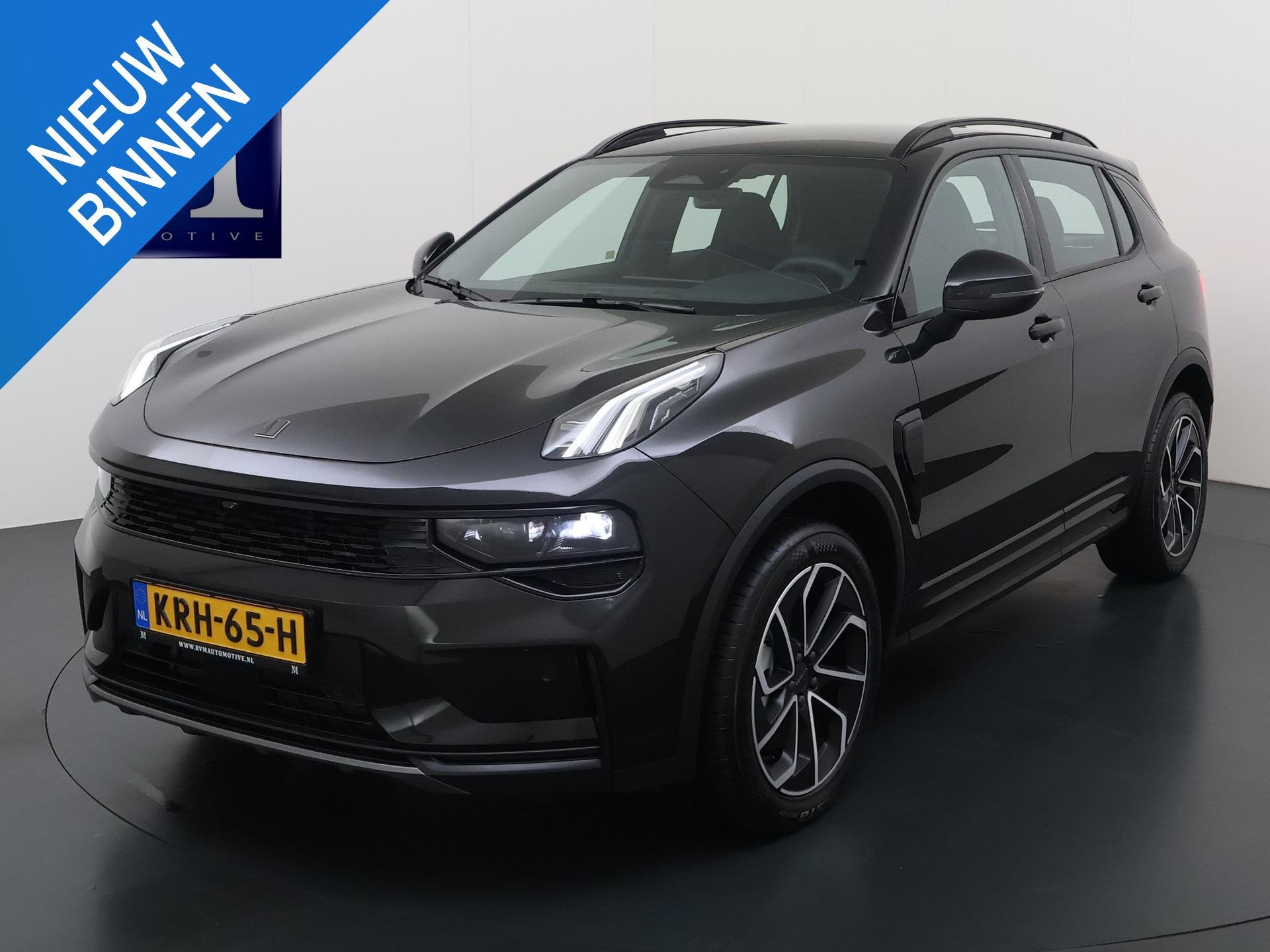 Lynk & Co 01 1.5 Core FABRIEKSGARANTIE T/M 2030! | ACHTERUIT, Auto's, 4 cilinders, Alcantara, Zwart, Plug-in hybride