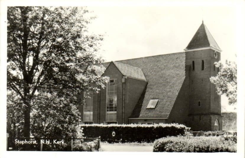 Staphorst, N.H. Kerk - ongelopen, Verzamelen, Ansichtkaarten | Nederland, Ongelopen, Noord-Brabant, 1960 tot 1980, Ophalen of Verzenden