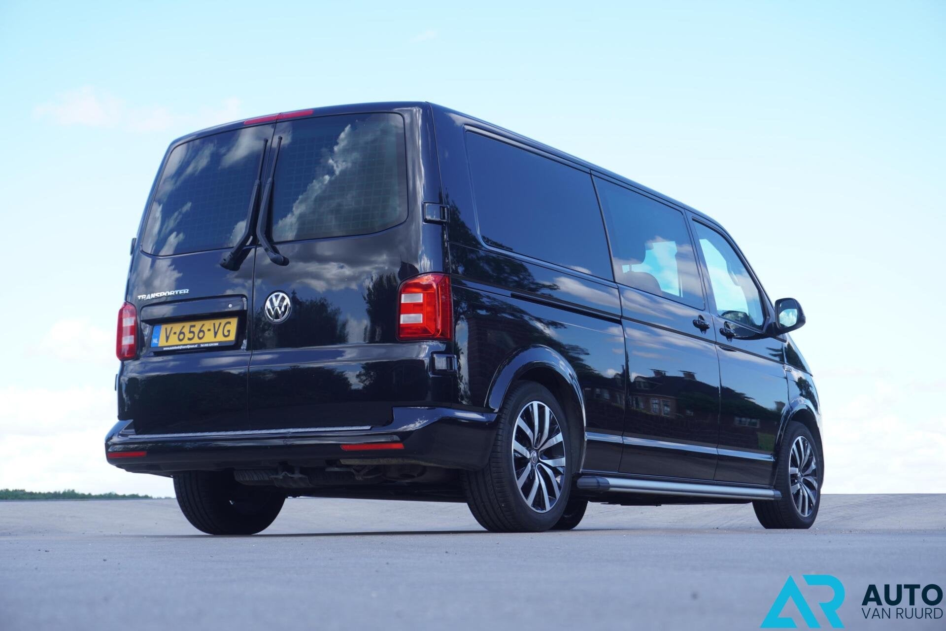 Volkswagen Transporter 2.0 TDI L2H1 DC * LED * MARGE * LUXE, Stof, Gebruikt, 4 cilinders, 150 pk
