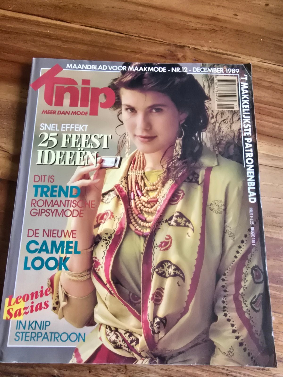 Knipmode December 1989 - Compleet en in goede staat, Ophalen of Verzenden, Zo goed als nieuw, Damesbladen