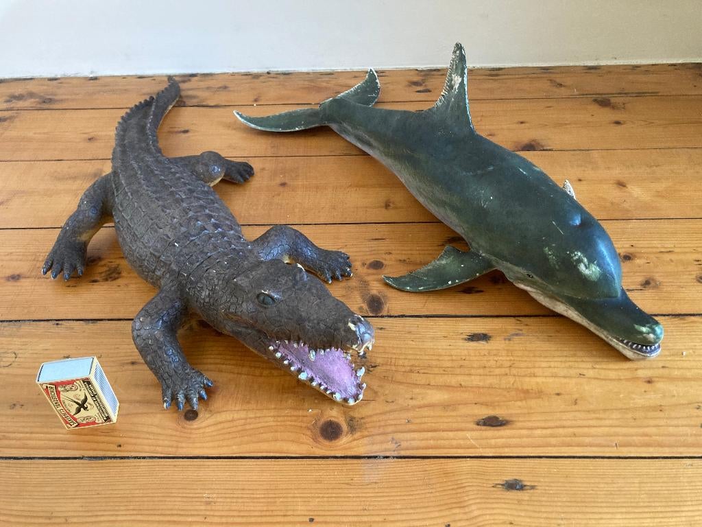 Grote gevaarlijke krokodil & lieve dolfijn rubber speelgoed, Kinderen en Baby's, Speelgoed | Knuffels en Pluche, Gebruikt, Overige typen