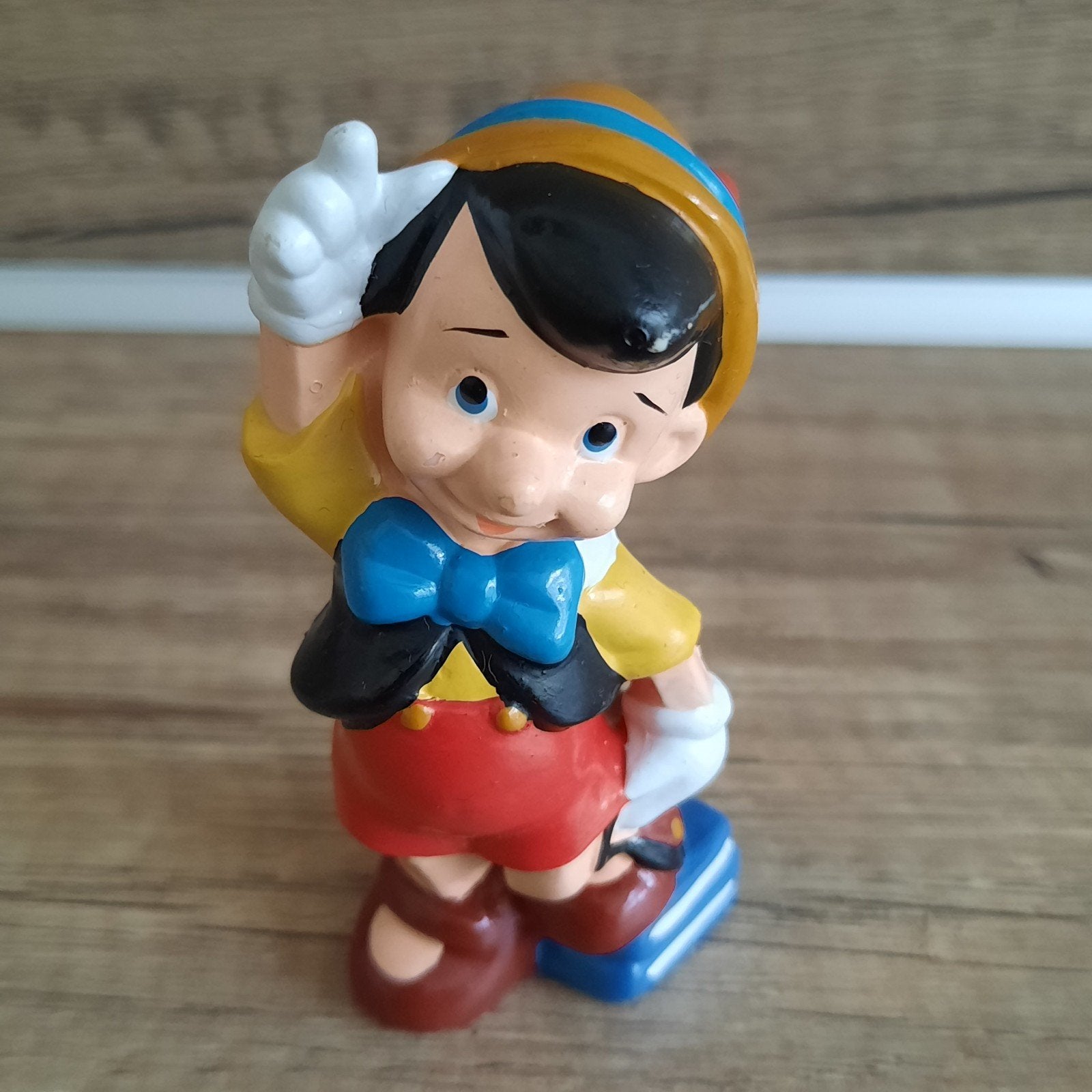Pinokkio met schoolspullen Walt Disney ongeveer 7 cm hoog, Verzamelen, Ophalen of Verzenden
