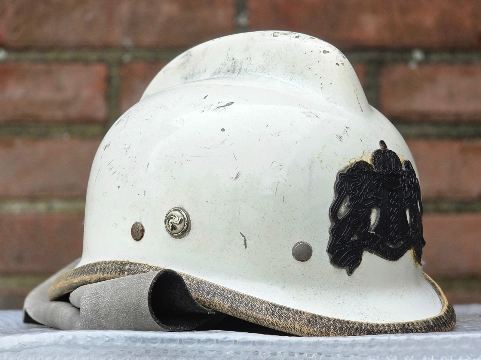 brandweerhelm brandweer Amsterdam Model Innova, Verzamelen, Ophalen of Verzenden, Landmacht, Nederland, Embleem of Badge