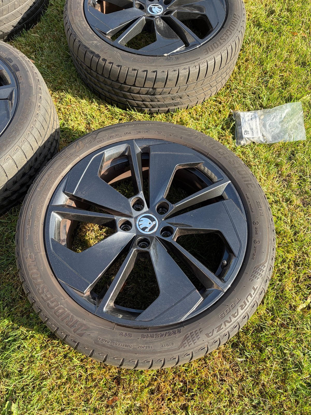 Škoda Octavia RS originele 18” velgen + Bridgestone Turanza, Auto-onderdelen, Ophalen, 18 inch, Banden en Velgen, Zomerbanden