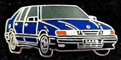 Saab 9000 GS donkerblauw emaille, Verzamelen, Verzenden, Nieuw, Transport, Speldje of Pin