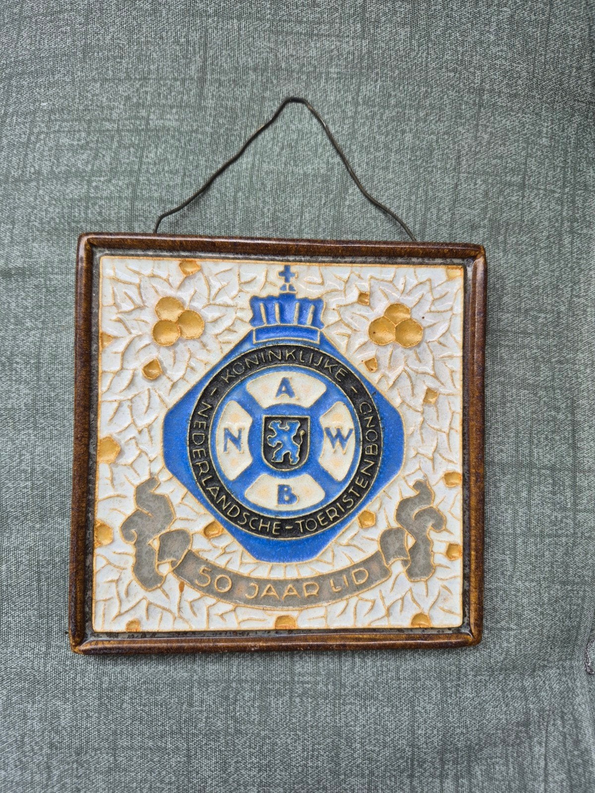 Cloisonné tegeltje 50 jaar lid, Porceleyne Fles Delft, Ophalen of Verzenden, Zo goed als nieuw, Overige typen