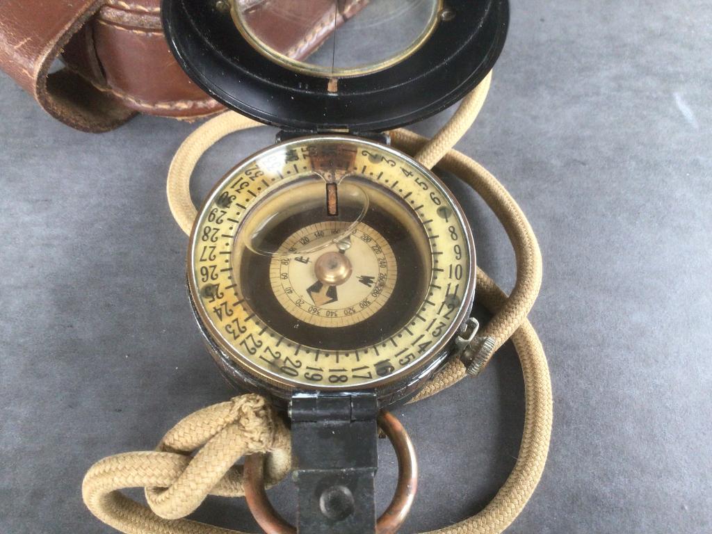 Engels officiers kompas met foudraal, Verzamelen, Militaria | Tweede Wereldoorlog, Ophalen of Verzenden, Landmacht, Engeland, Overige typen