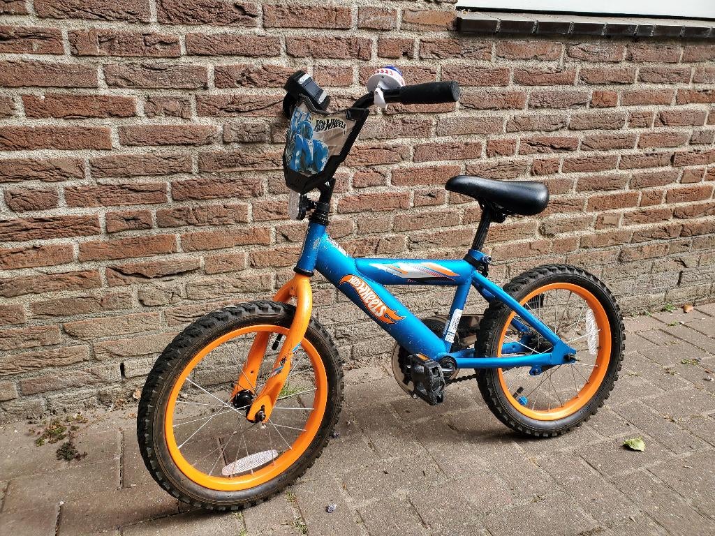 Stoere HotWheels kinderfiets, Fietsen en Brommers, Ophalen, Gebruikt, Terugtraprem, Minder dan 16 inch