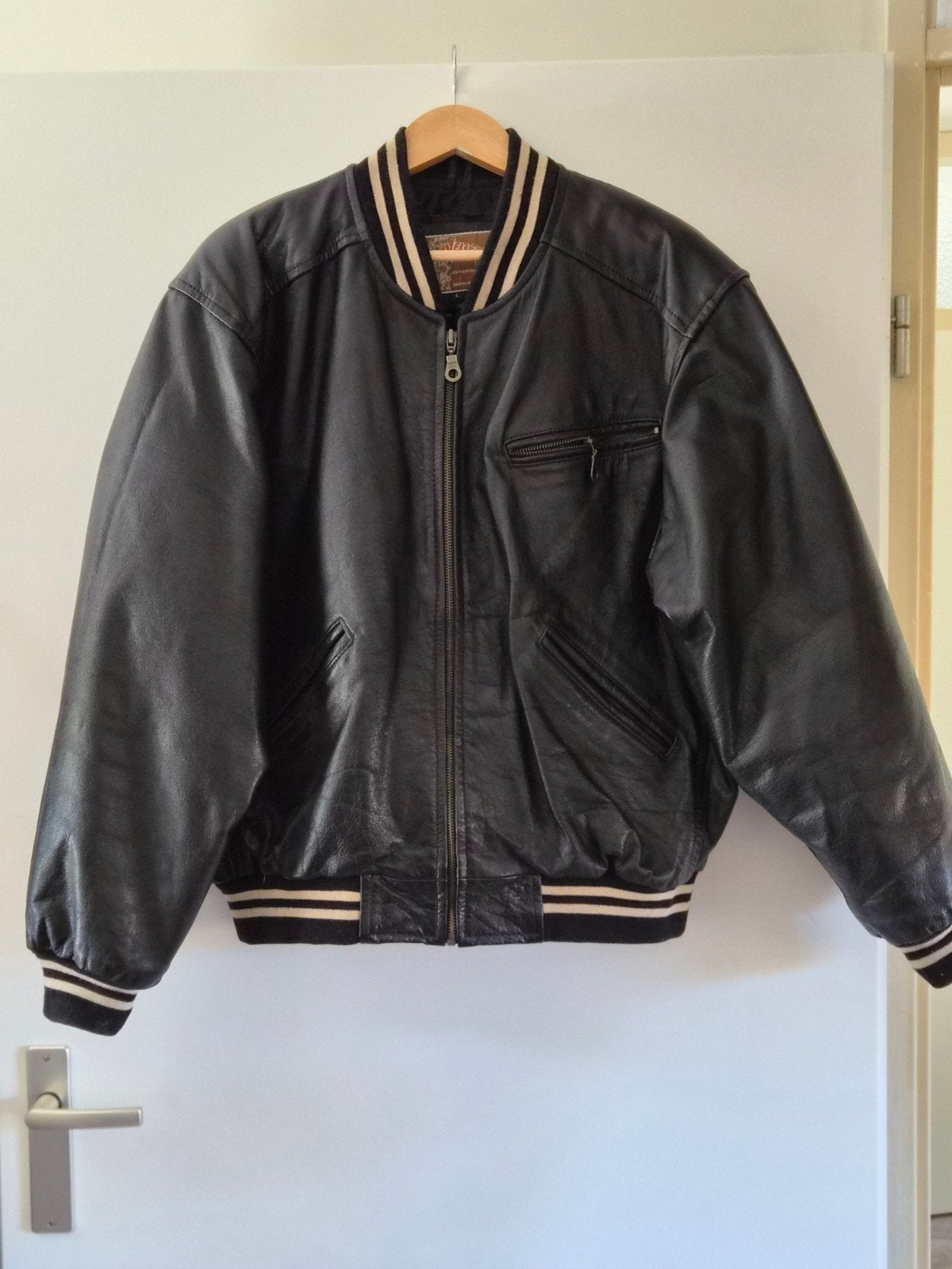 Leren Bomberjack - Sportieve Look, Kleding | Heren, Maat 52/54 (L), Zwart, Ophalen of Verzenden, Gedragen
