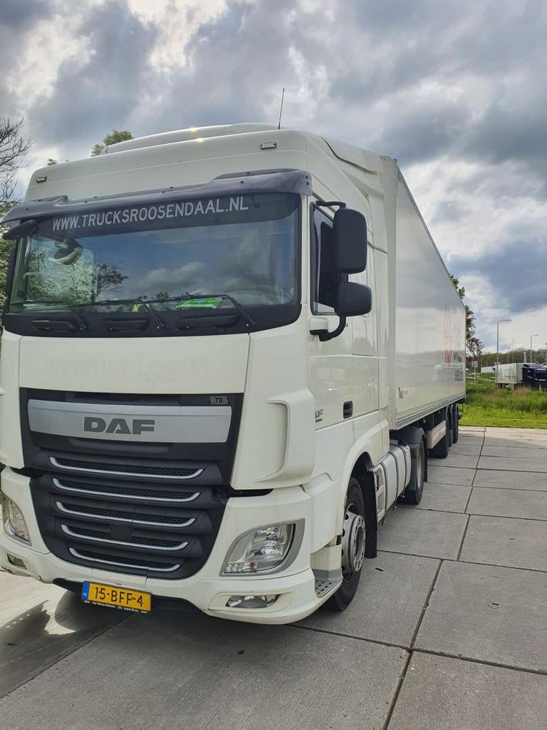 Vrachtwagen met  Chauffeur, Ophalen of Verzenden, Zo goed als nieuw, Vrachtwagen