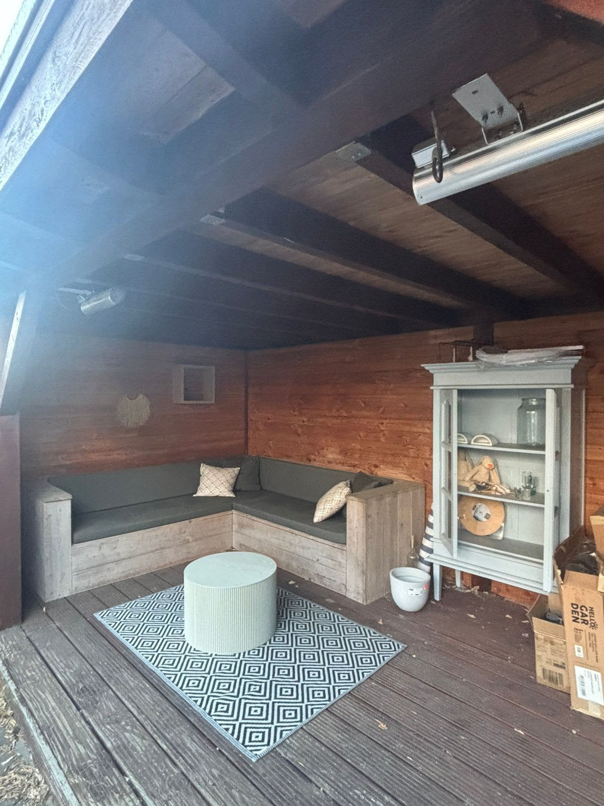 Prachtige houten lounge hoekbank met kussens, Ophalen, Zo goed als nieuw, Hout, Bank