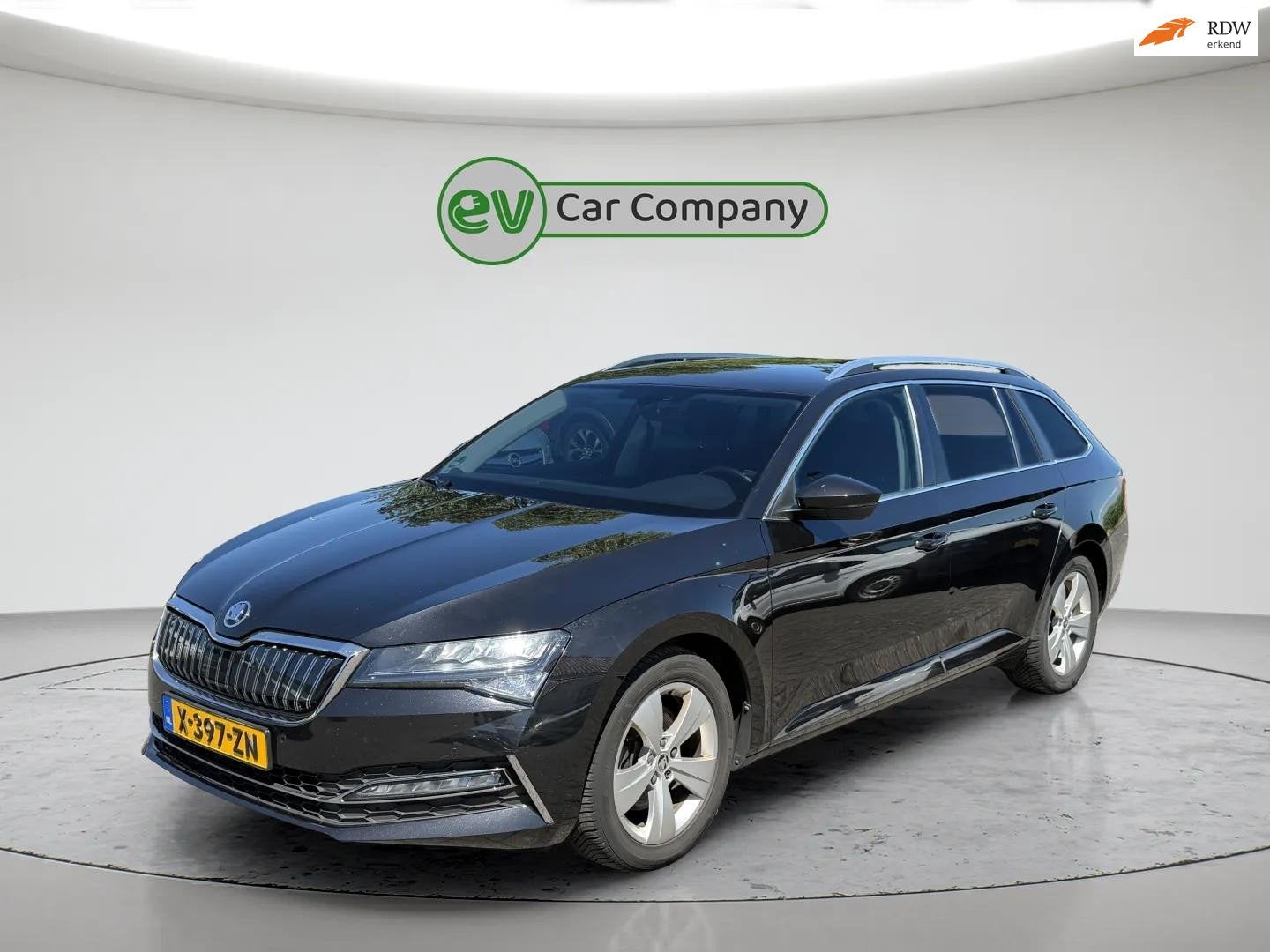 Skoda Superb Combi 1.4 TSI iV Business Edition Plus | Camera, Auto's, Gebruikt, Euro 6, Zwart, Plug-in hybride