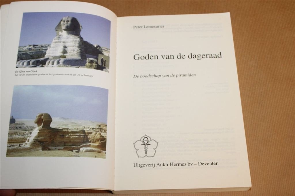 Goden van de Dageraad — Piramiden als Sterrenkaart, Ophalen of Verzenden, Gelezen, Overige onderwerpen, Achtergrond en Informatie
