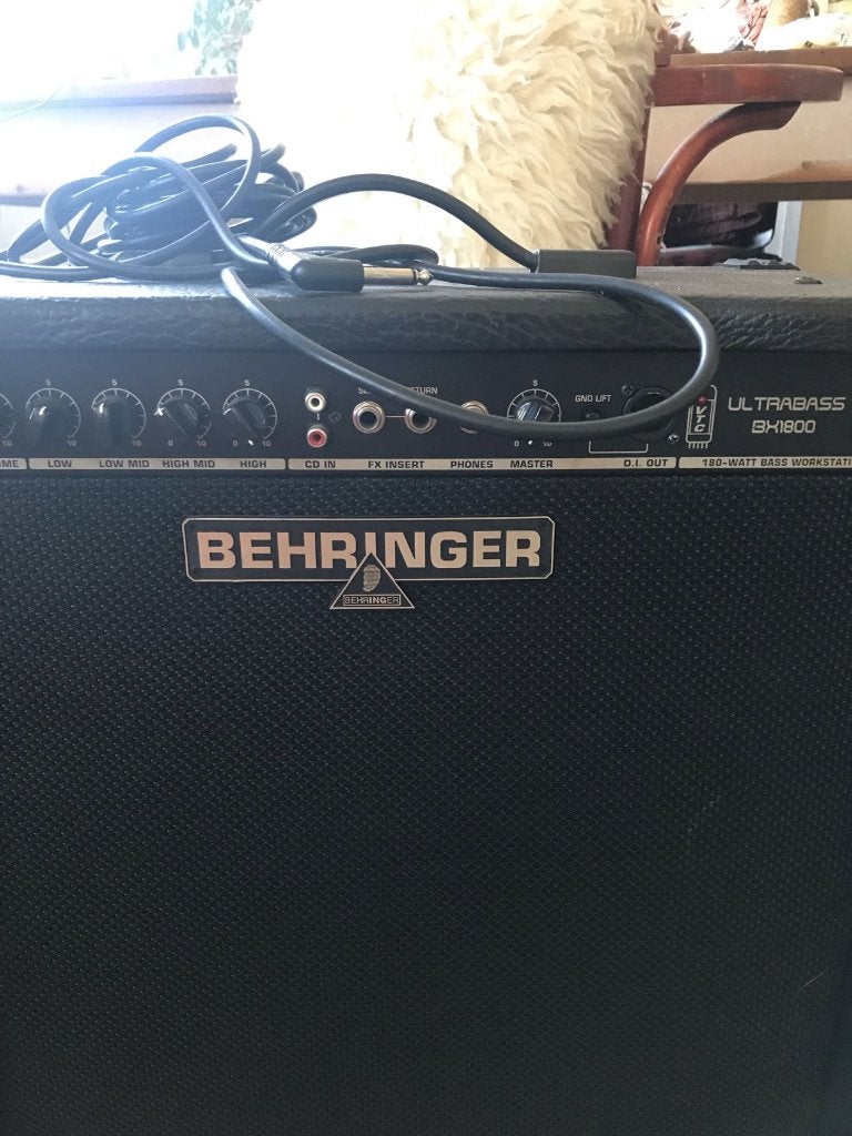 Behringer Ultrabass BX1800 basversterker 180W 1x15" combo, Ophalen, Gebruikt, 100 watt of meer