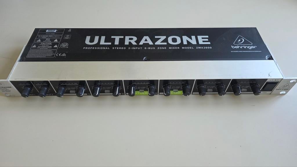Behringer Ultracone ZMX2600 mixer 1 x, Muziek en Instrumenten, Mengpanelen, Ophalen of Verzenden