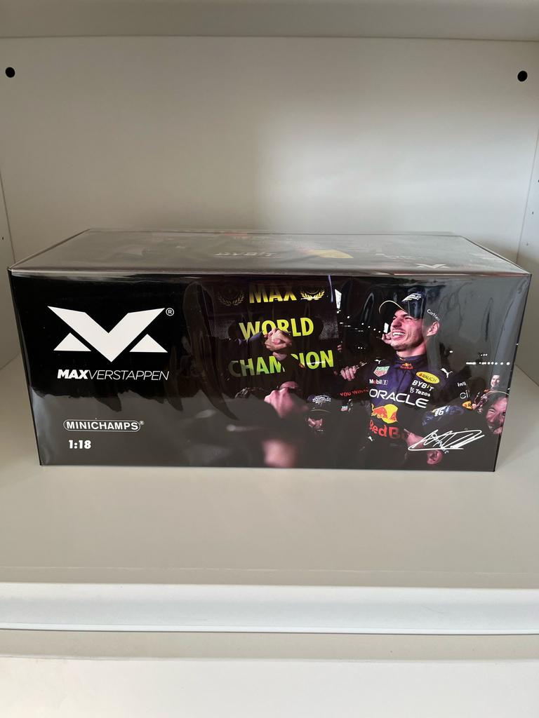 Minichamps Max Verstappen Red Bull RB18 1:18 Wereldkampioen, Ophalen of Verzenden, Zo goed als nieuw, Overige genres, 1 bandje