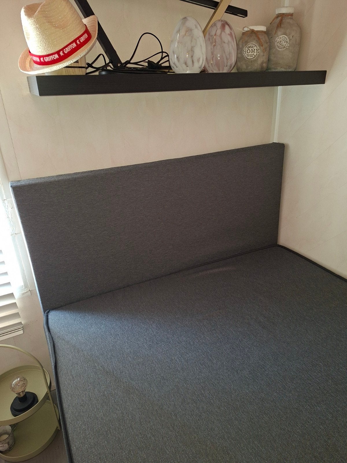 Donkergrijs bed 120x200 met matras en hoofdbord, Ophalen of Verzenden, Zo goed als nieuw, Twijfelaar, 120 cm