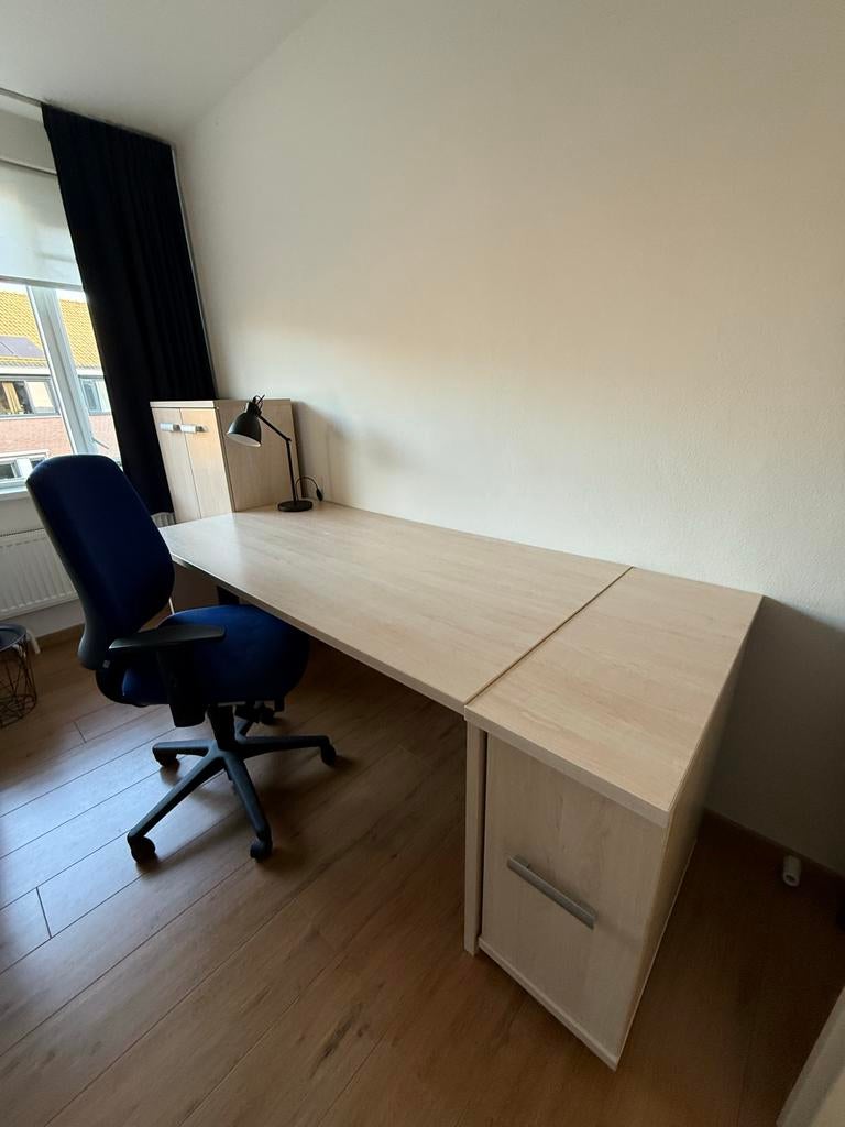 Bureau + computerkast + 2-deurs kast zgan, Ophalen, Zo goed als nieuw