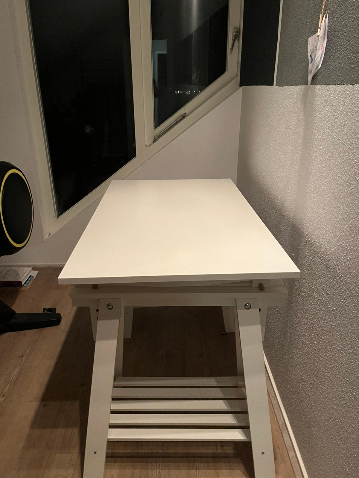 Bureau van Ikea zgan, Ophalen, Zo goed als nieuw
