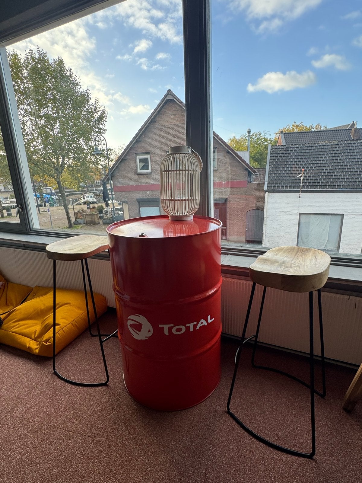Lege oliedrum 220 liter - Ideaal als bistrotafel!, Ophalen, Gebruikt, Metaal, Rood