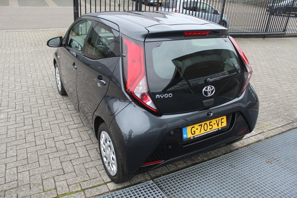 Toyota Aygo 1.0 VVT-i x-play 1ste Eigenaar/Achteruitrijcamer, Voorwielaandrijving, 12 maanden, Stof, Gebruikt