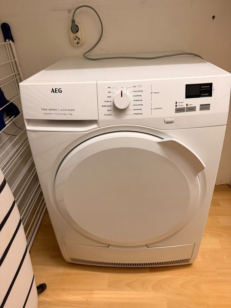 AEG 7000 Series Lavatherm SensiDry warmtepompdroger, Witgoed en Apparatuur, Ophalen, 6 tot 8 kg, Gebruikt, Anti-kreukfase