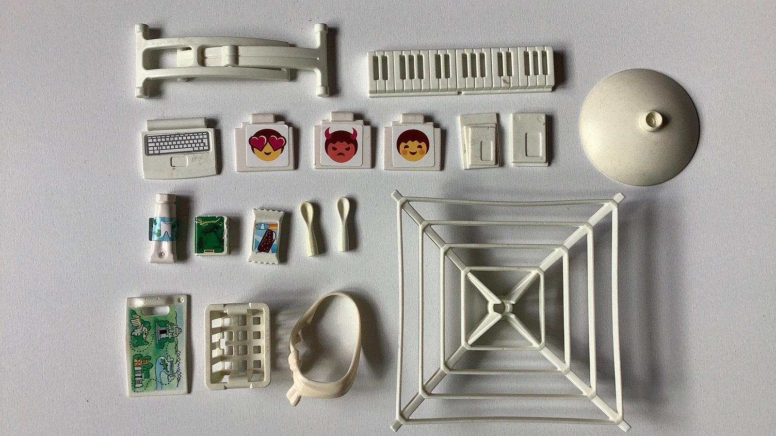 Playmobil onderdelen wit piano strijkplank brief ijsje kaart, Ophalen, Gebruikt