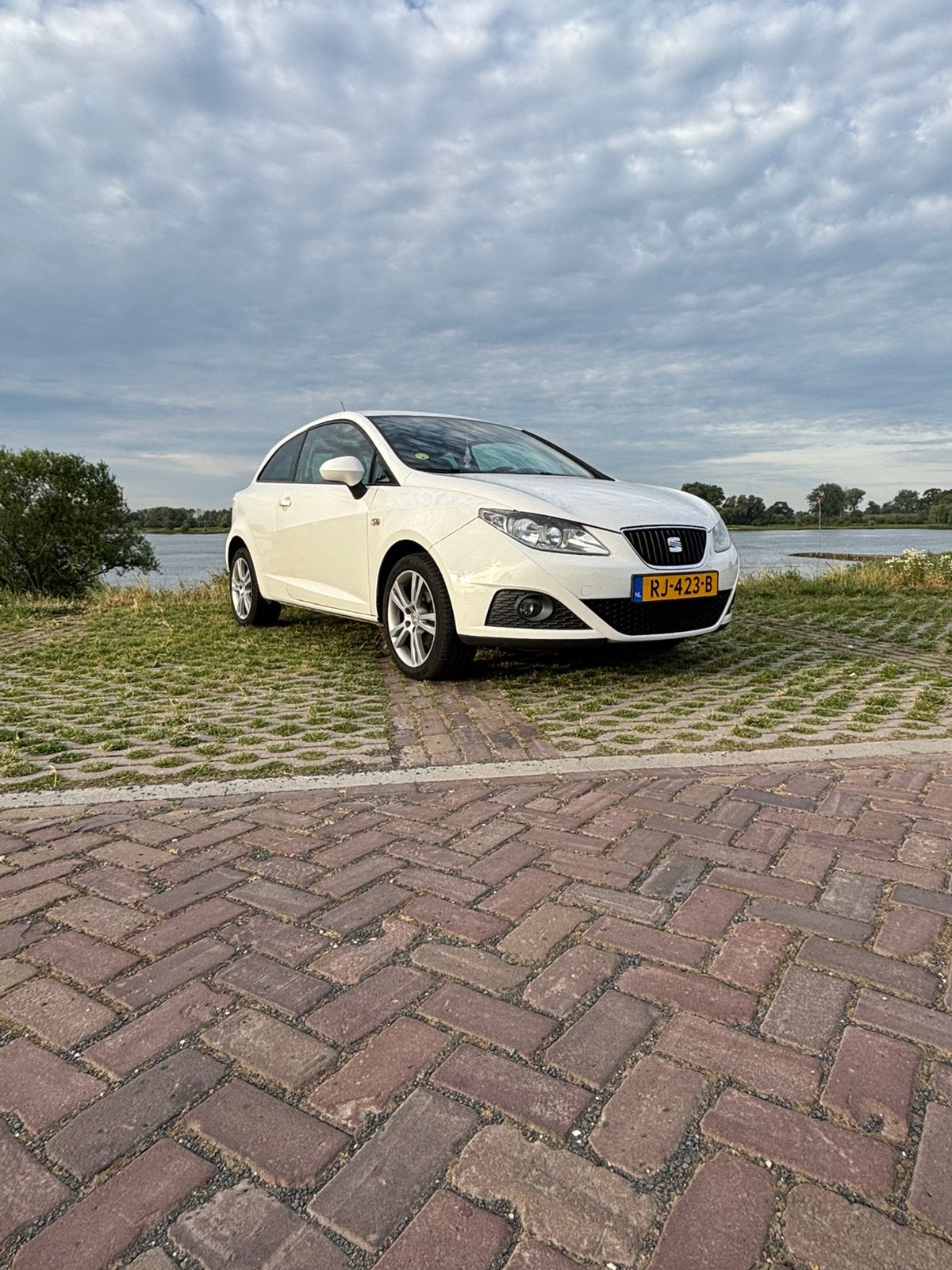 Seat Ibiza 1.2 51KW 3DRS 2009 Wit, Auto's, Seat, Voorwielaandrijving, Stof, Electronic Stability Program (ESP), 1198 cc