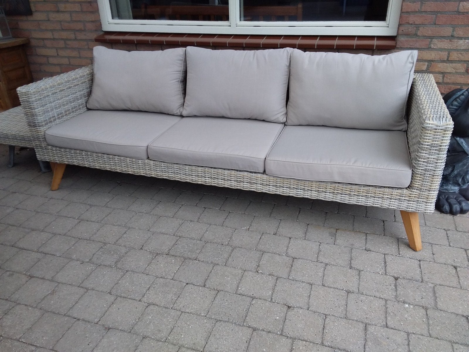 Heerlijk zittende loungebank met hocker of /  tafel, Tuin en Terras, Ophalen, Gebruikt, Kunststof