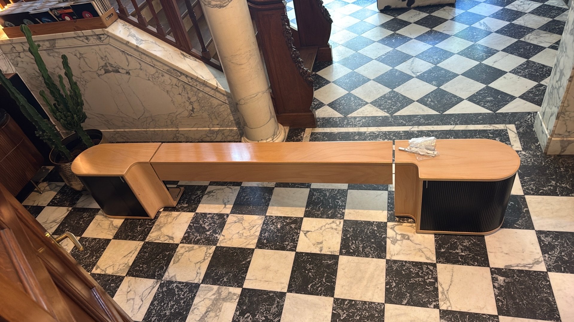 Auping Auronde nachtkastjes roldeur met plank, Huis en Inrichting, Slaapkamer | Bedden, Ophalen, Zwart, Tweepersoons, Zo goed als nieuw