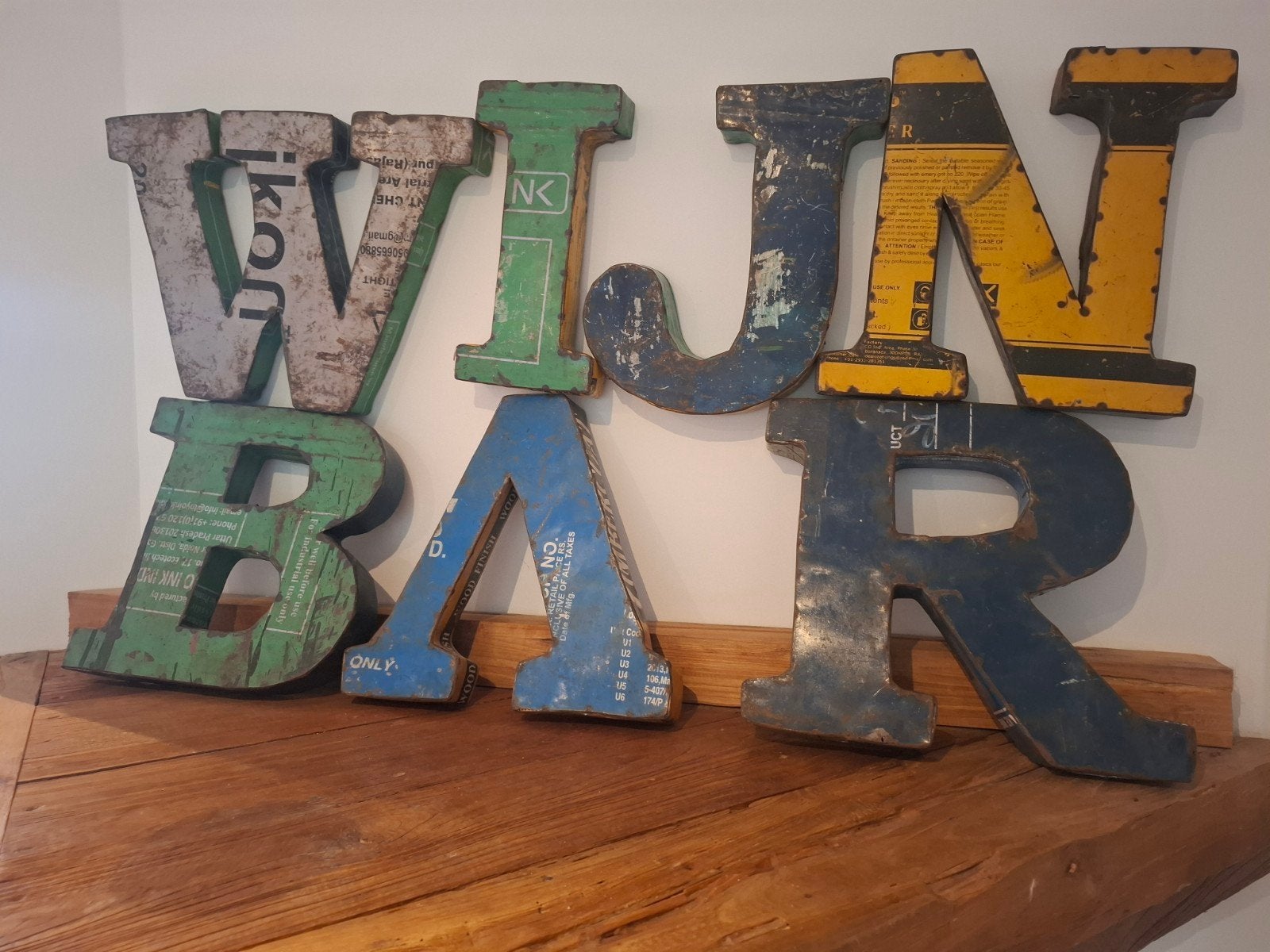 Vintage letters 'WIJNBAR', Ophalen